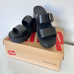 FitFlop Pilar Platform Slides. Lightweight with a casual-cool 70s vibe.